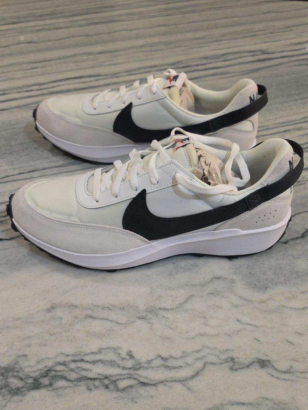 π Nike Menβs White and black waffle debut